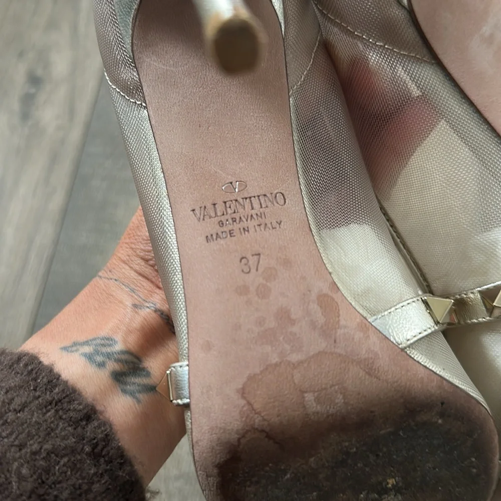 Valentino Alcove metallic gold Rockstud mesh heels size 37 like new worn 1x IOB - Picture 7 of 9